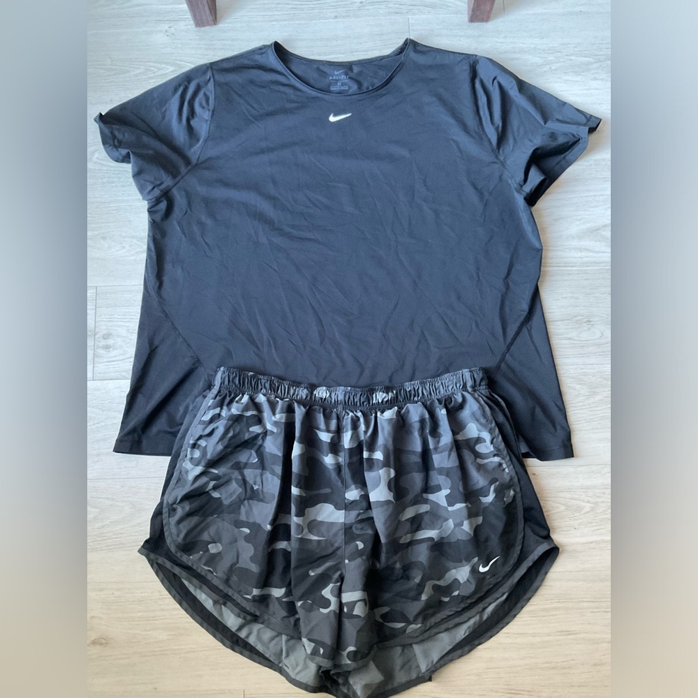 Women’s Nike Shortset